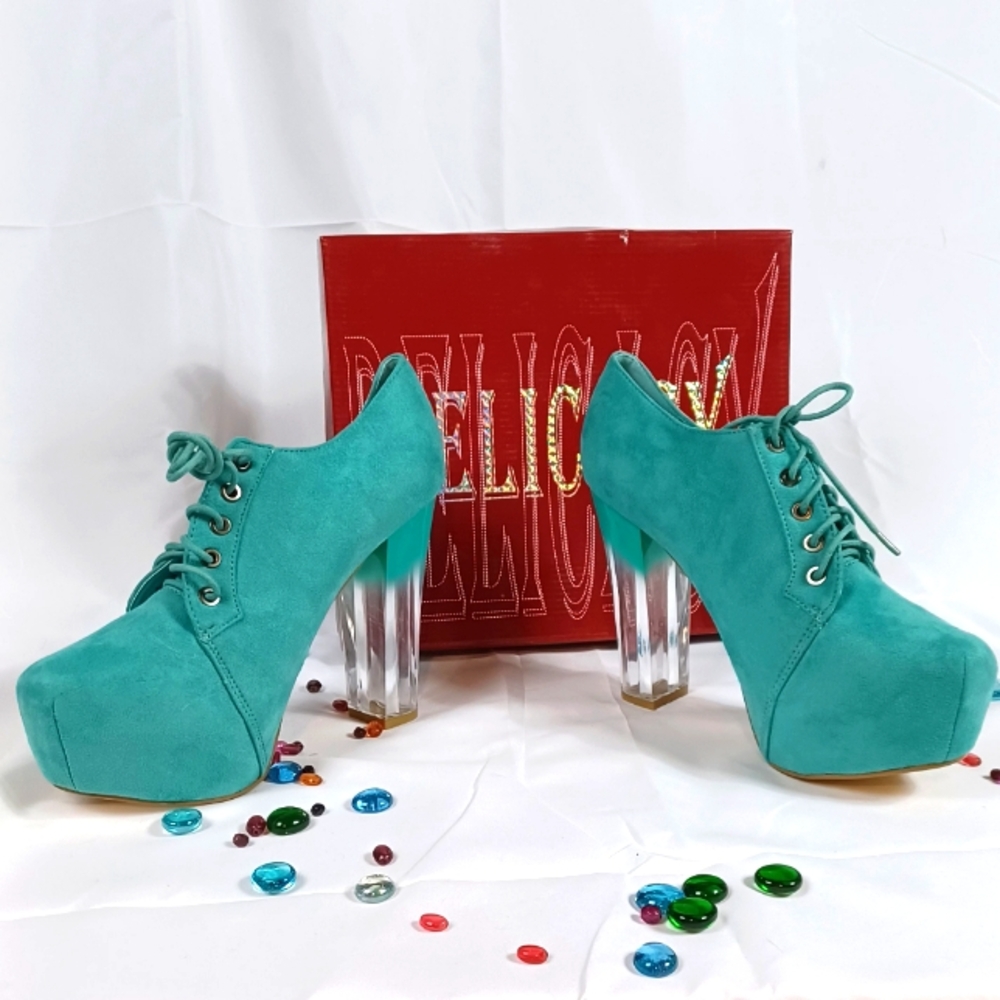 DELICACY Teal Mint Shoeboots NWT Lucie ckesr heel